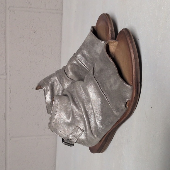 Miz Mooz Fallon Ankle Strap Metallic Gladiator Leather Sandal Size 9-9.5 (40) - Picture 5 of 9